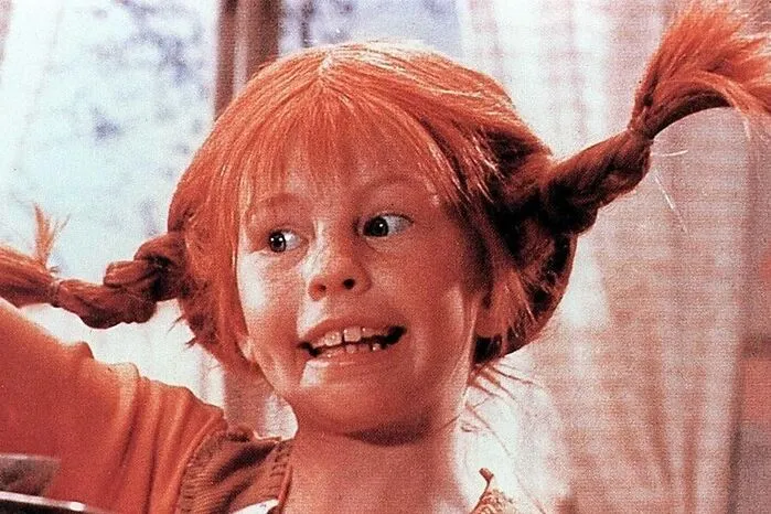 24. Dezember, 11.55 Uhr, ZDF: Der Klassiker aus dem Norden, mit einem Mädchen, so stark, dass es ein Pferd stemmen kann: Pippi Langstrumpf wohnt in ihrer Villa Kunterbunt ohne Eltern, aber mit einem Affen und einem weißen Pferd. Eines verstehen die Nachbarkinder Tommy und Annika sehr schnell: Mit Pippi erlebt man Abenteuer, wie sie nur mit ihr möglich sind. Fazit: Eine auch nach 50 Jahren ewig junge Erzählung.