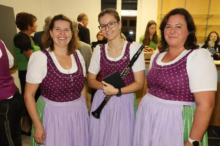 .... und die Marktmusikkapelle Heiligenkreuz am Waasen in der Mehrzweckhalle Edelstauden auf