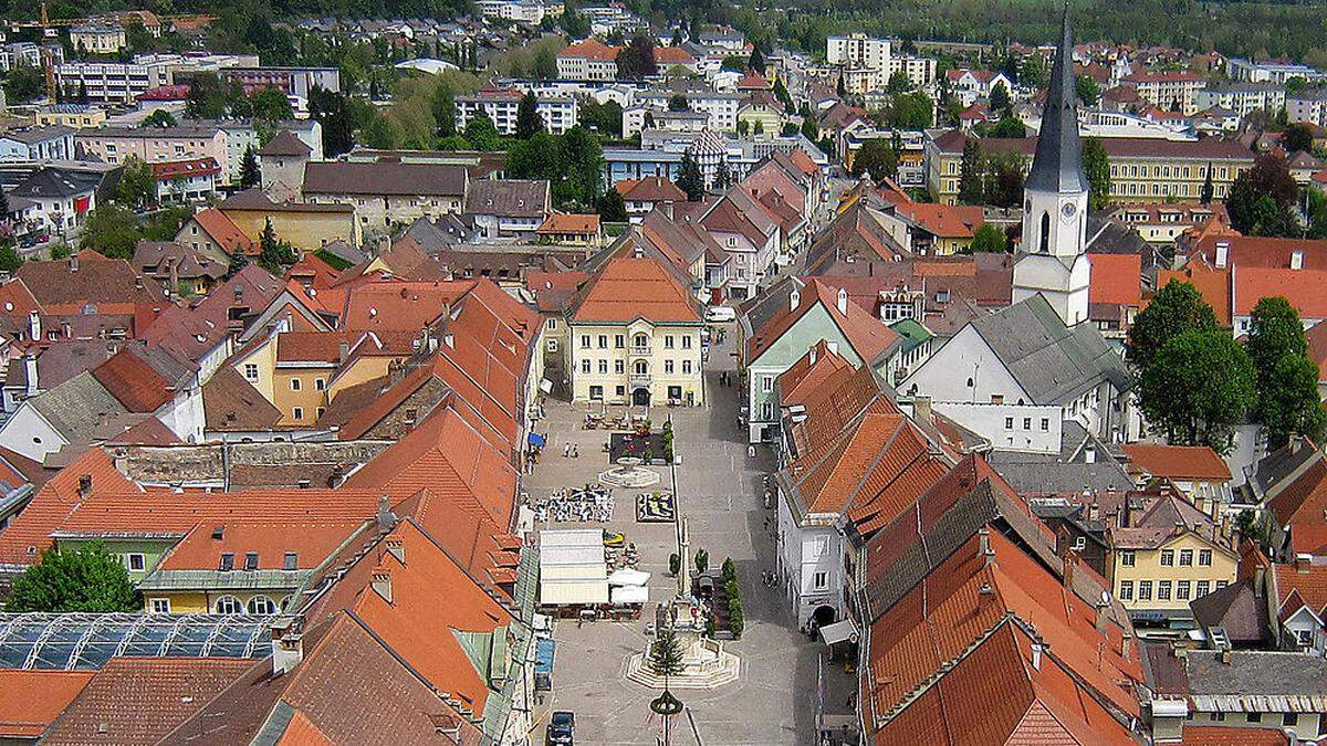 In die Modernisierung der Kärntner Sparkasse am Hauptplatz fließen 1,8 Millionen Euro