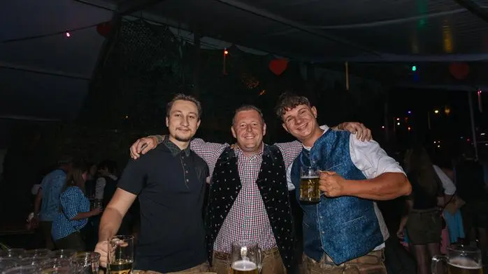 Gefeiert wurde in Tracht