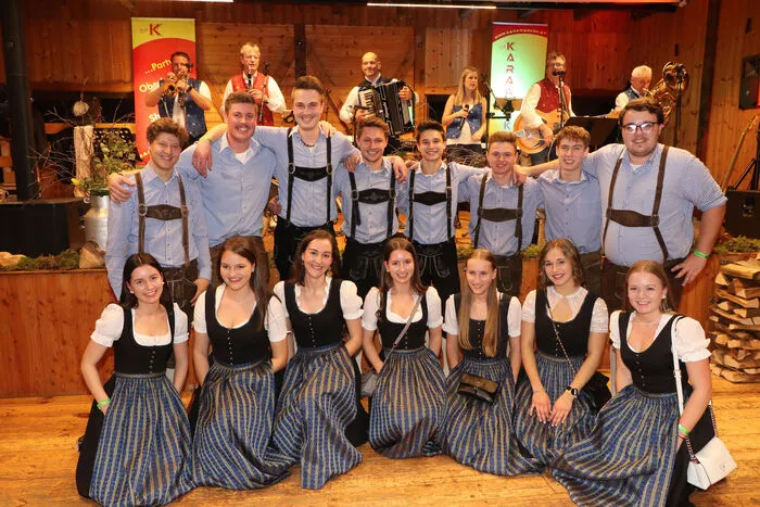 Den Auftanz machte die Landjugend Glödnitz mit Obmann Thomas Feichtinger und Leiterin Anna Weyrer.