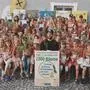Skistar Marco Schwarz (vorne) begleitet die Aktion „Cool in die Schul“  seit Jahren