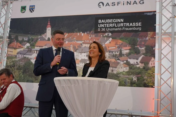 „Der Ausbau bringt mehr Verkehrssicherheit,  aber auch mehr Lebensqualität für die Bevölkerung von Unzmarkt“, zeigte sich Verkehrsminister Jörg Leichtfried erfreut über das Projekt.