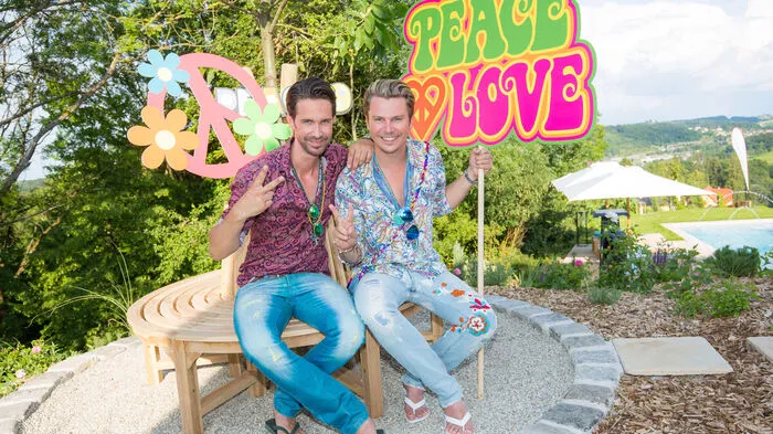 In Wien gehören sie fix zur Society, nun haben sie ihr zweites Domizil in der Steiermark eröffnet: Mittwochabend luden Michael Lameraner und Adi Weiss (er ist in Leibnitz aufgewachsen) zur Sommerparty in ihrer neuen Location "Obegg 26" in den Weinbergen über Spielfeld.