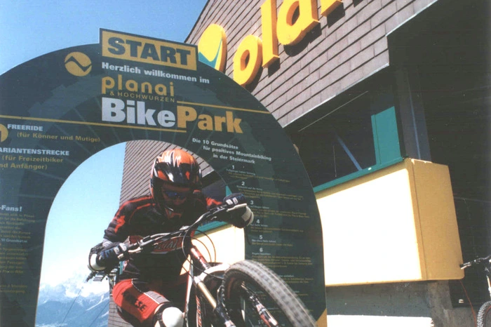 2001 wurde die erste Downhill-Strecke auf der Planai gebaut