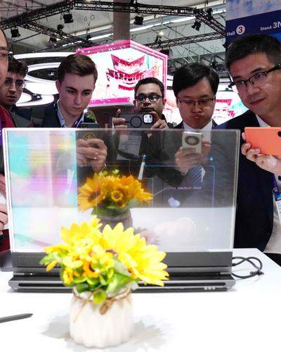 Lenovos Konzept „Crystal“ sorgt für viel Aufsehen am Mobile World Congress 