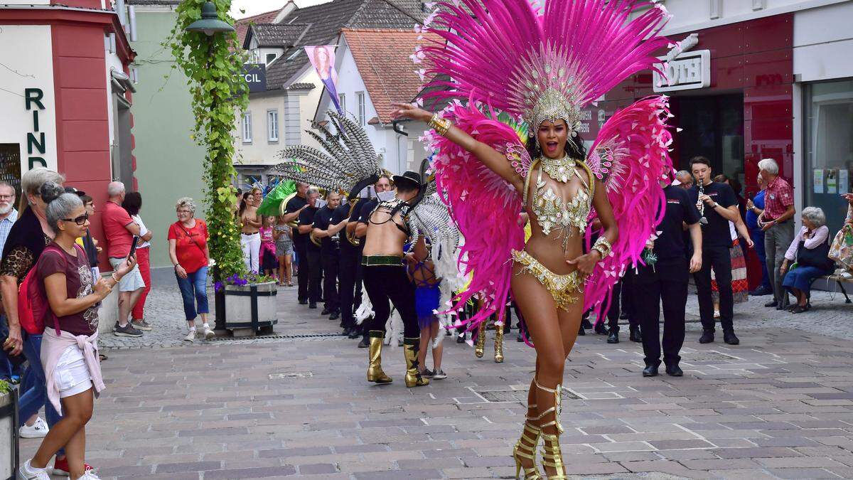 In Hartberg wurde beim 1. Samba Festival gesungen und getanzt