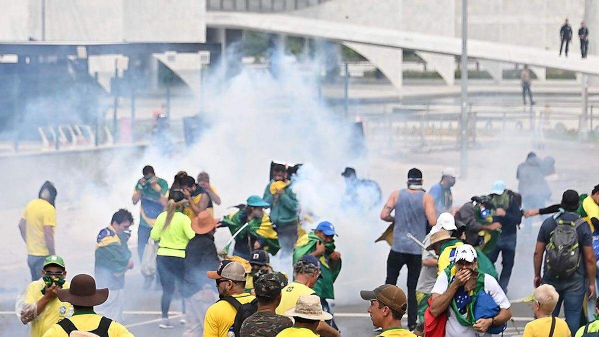 Brasilien: Sturm auf den Kongress und den Regierungssitz