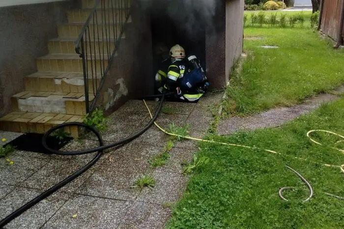 Verletzt wurde niemand. Als das Feuer ausbrach, befanden sich keine Personen im Haus.