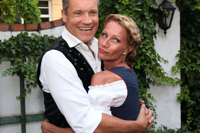 Romantik pur bei Armin Assinger und Freundin Sandra Schranz