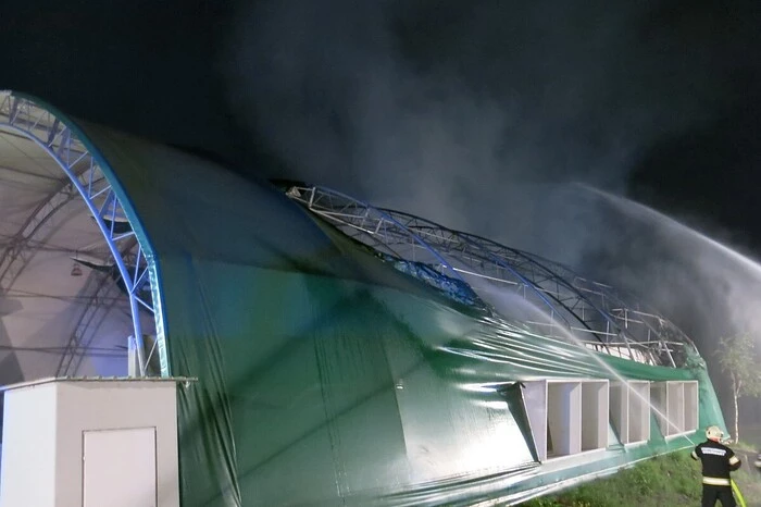 Der Brand war am Donnerstag aus unbekannter Ursache gegen 22 Uhr ausgebrochen.