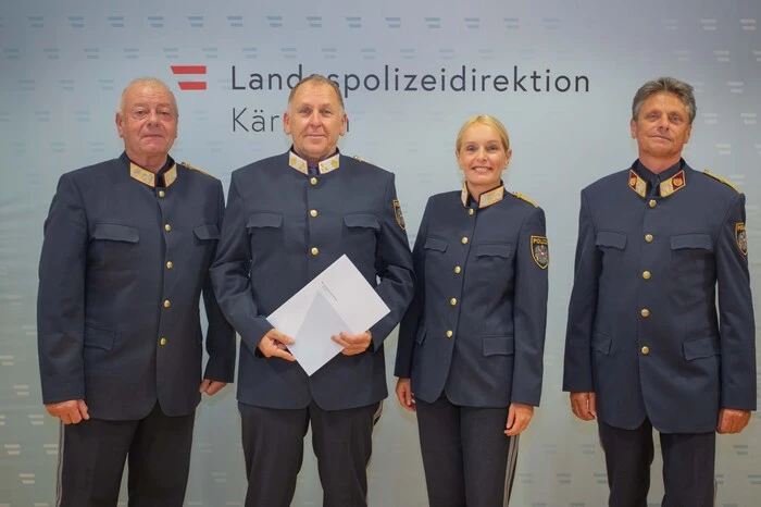 Rauchegger, Jakob-Robert Graber (Kommandanten der Polizeiinspektion Klagenfurt Fremdenpolizei), Kohlweiß und Hofrat Armin Lukmann (von links)