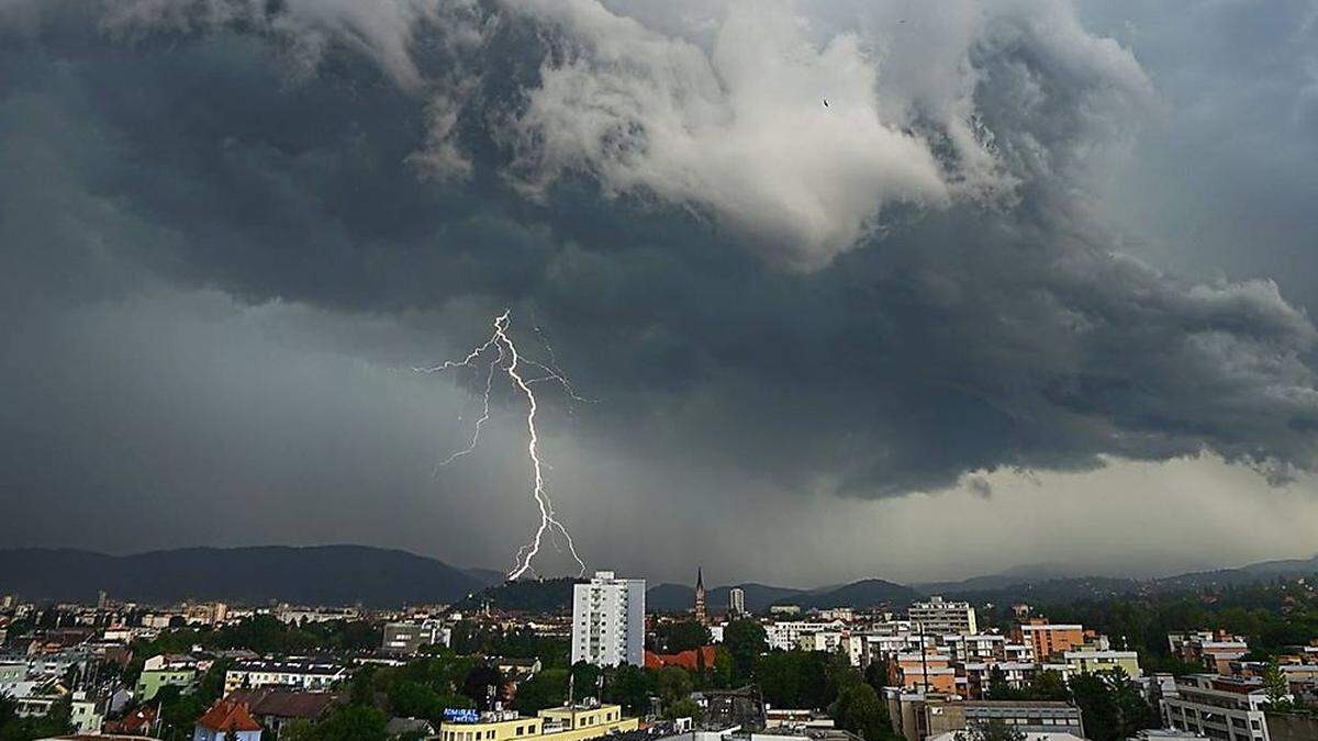 4000 Mal krachte es im Vorjahr hoch über Graz 