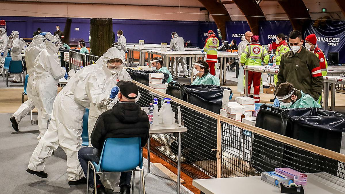 In Kärnten soll künftig permanent getestet werden können (Foto Massentestung in Villach)