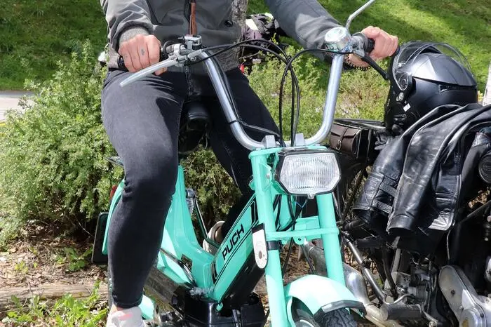 Stepahnie Guttenbrunner aus Himmelberg war auch mit ihrem Moped dabei!