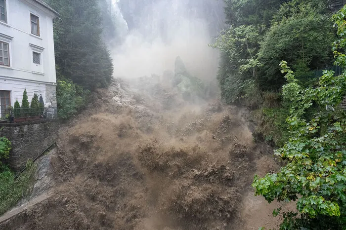 Der Wasserfall in Bad Gastein mutierte zur Urgewalt