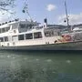Ein Wörtherseeschiff bei der "Wellnessbehandlung". Mit den Düsen wird die Werft von Schlamm befreit