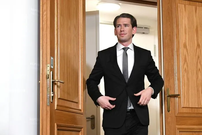    "Das versteht kein Mensch." - Hätte man nur ihn abgewählt, hätte Ex-Kanzler Sebastian Kurz das besser verstanden.   "Heute hat das Parlament entschieden, aber am Ende des Tages im September, da entscheidet in einer Demokratie das Volk". - Kurz startet in den Wahlkampf ...   "Wir trotzen allem, was kommen wird. Wir sind gestärkt." - ... und sieht sich bereits als Sieger.
