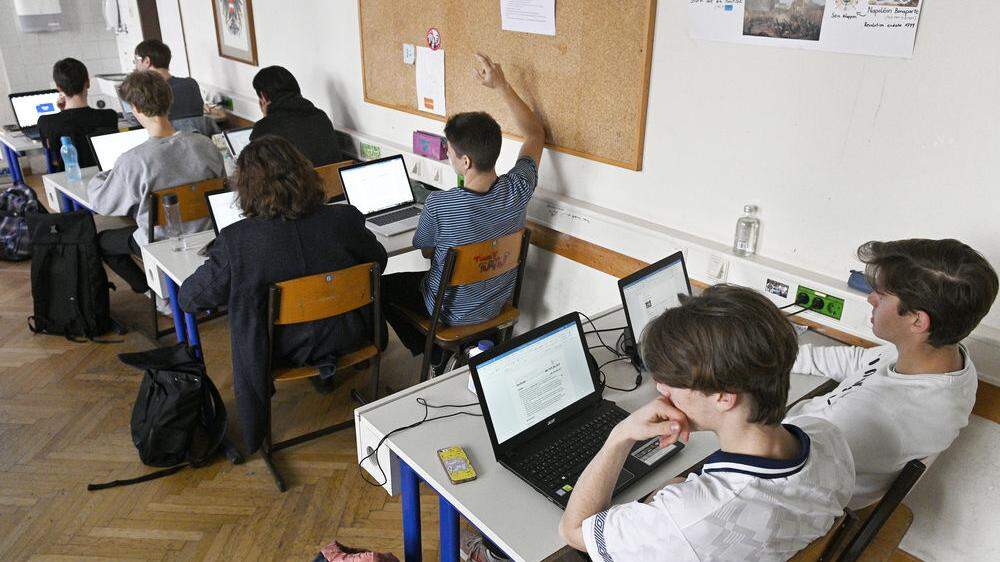 Kärntner Schüler der 5. und 6. Schulstufen werden mit Laptops und Tablets ausgestattet (Symbolfoto)