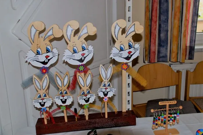 Grund dazu bot die große Osterausstellung des örtlichen Kunsthandwerksverein Pischelsdorf unter Federführung von Marianne Kalcher.