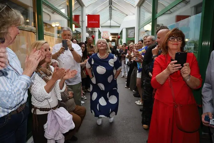 Das schlechte Wetter konnte der Fashionshow nichts anhaben. Es herrschte beste Stimmung und tosender Applaus