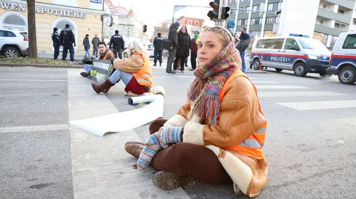 Klima Demo ´Klima-Kleber´ Klima Aktivisten Ring Klagenfurt