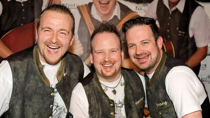 Nach zweimaliger coronabedingten Verschiebung konnten Franz Pagger, Manfred Pauritsch und Mario Pagger von den Pagger Buam das 15-jährige Jubiläumsfest in der Kirschenhalle Hitzendorf feiern.