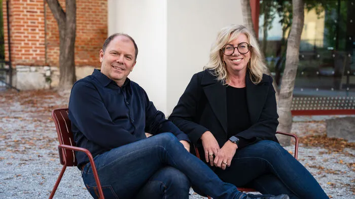 Bühnen-Graz-Chef Bernhard Rinner und Klanglicht-Intendantin Birgit Lill freuen sich über den großen Publikumserfolg der 2022er-Ausgabe des Licht-Festivals ins Graz. Lill: "Es sind jeden Abend Zigtausende begeistert unterwegs. Das Festival ist ein voller Erfolg."