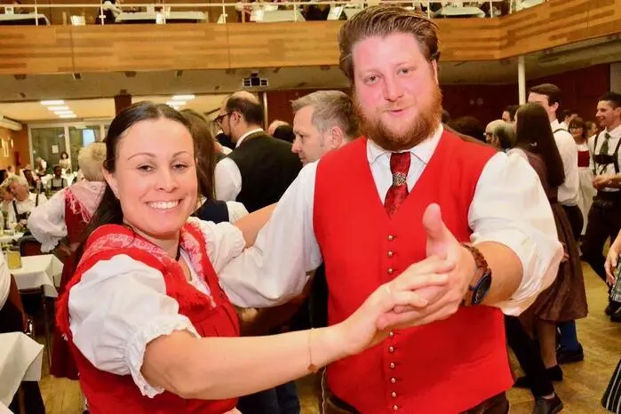 Klicken Sie sich durch die weiteren Fotos des Abends!