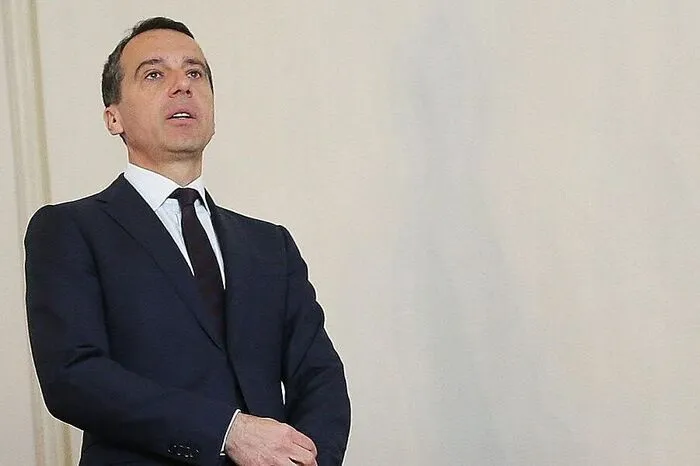 Kern: "Wir müssen die Phase von Postenpoker und Parteipolitik raschest überwinden. Ich werde Wolfgang Brandstetter als Vizekanzler und Harald Mahrer als Wirtschaftsminister akzeptieren. Aber jetzt wird eine Phase des lebendigen Parlamentarismus eingeleitet, es beginnt ein Streit um die besten Ideen."