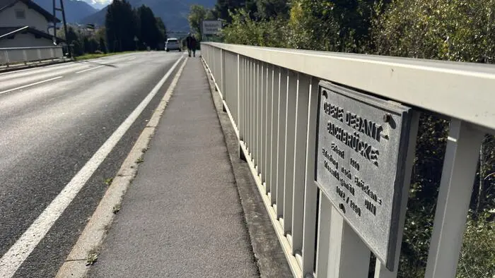 Vorher: Der Weg war nur 1,40 Meter breit und zwang die Radfahrerinnen und Radfahrer der viel befahrenen B 107a auszuweichen