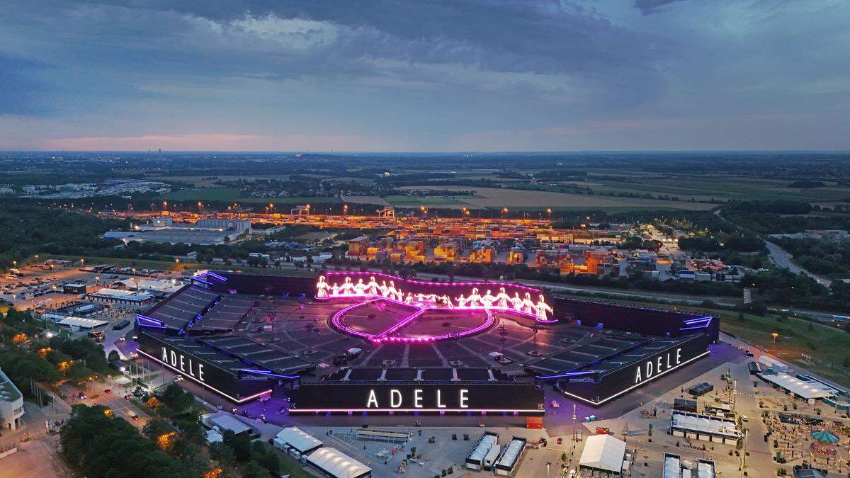 Für Adele wurde in München eine riesige Bühne gebaut