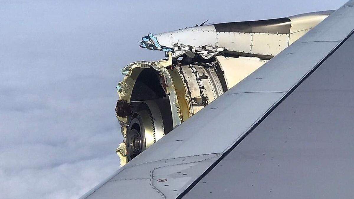 Eine Aufnahme zeigt das zerstörte Triebwerk