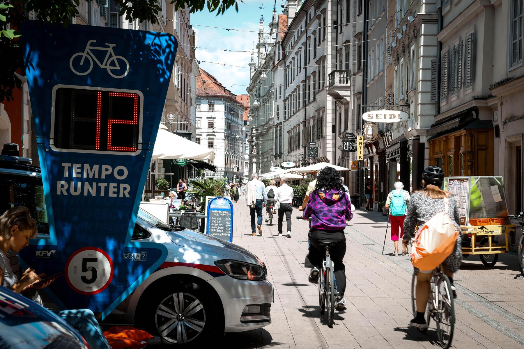 Neue Spielregeln: Was auf Radfahrer im Windschatten des Fahrverbots in der Schmiedgasse zukommt