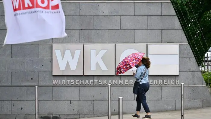 Wie viele Stellen in welcher Form abgebaut werden – ob über Kündigungen oder beispielsweise über nicht nachbesetzte Pensionierungen – ist noch offen