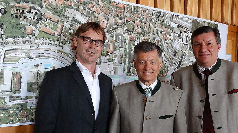 Im März präsentierten die Bürgermeister Erwin Eggenreich und Franz Rosenberger sowie Landesrat Gerhard Kurzmann die Pläne der Weizer Ortsdurchfahrt