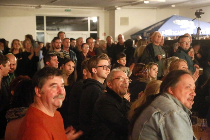 ..."Stei­rer helfen Steirern" in der Kulturhalle.