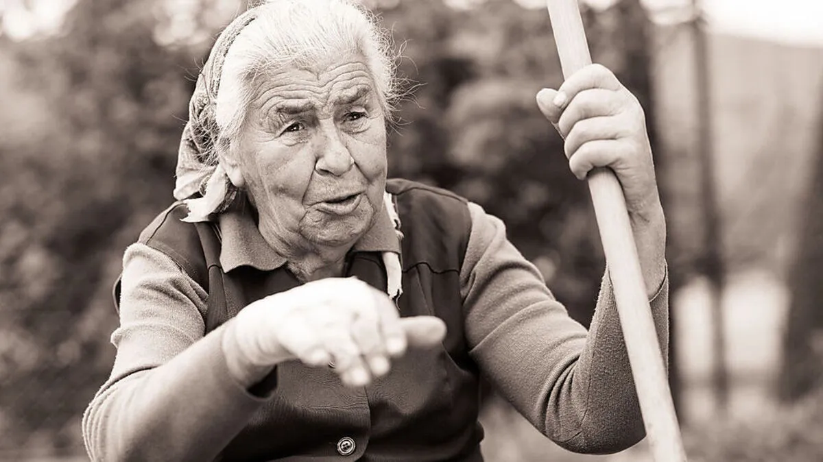 Dieses Portrait zeigt in der Ausstellung eine Altbäuerin