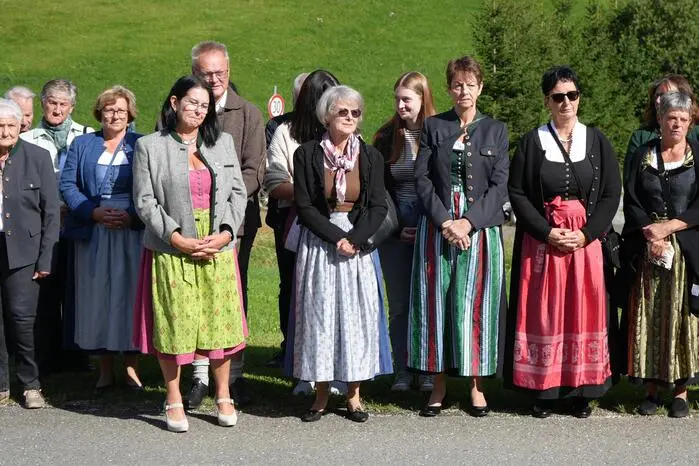 Danach fand im Festzelt ein Frühschoppen mit dem Musikverein St. Lorenzen im Paltental mit Kapellmeister Peter Mayerhofer statt.