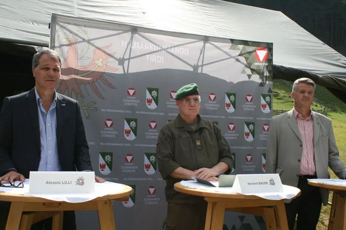 Auch Alessio Lilli, Generalmanager der TAL und Thomas Rieder von der Tinetz waren anwesend