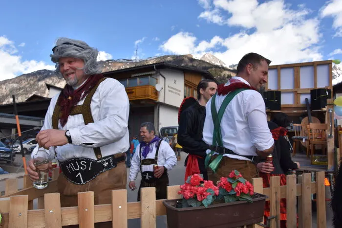 Der Musiker und Komponist Hansl Klaunzer war für die Narren ein gefundenes Fressen.