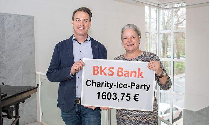 Norbert Ronegger sammelte bei einer Charity-Ice-Party 1603,75 € für "Kärntner in Not"