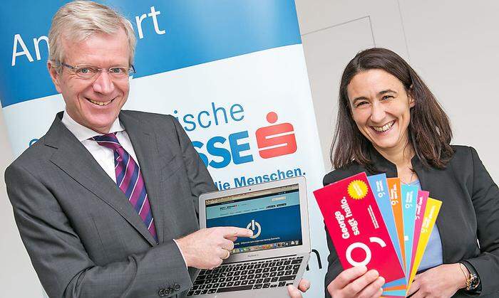 Gerhard Fabisch, Vorstand der Stmk. Sparkasse, mit Christa Maier