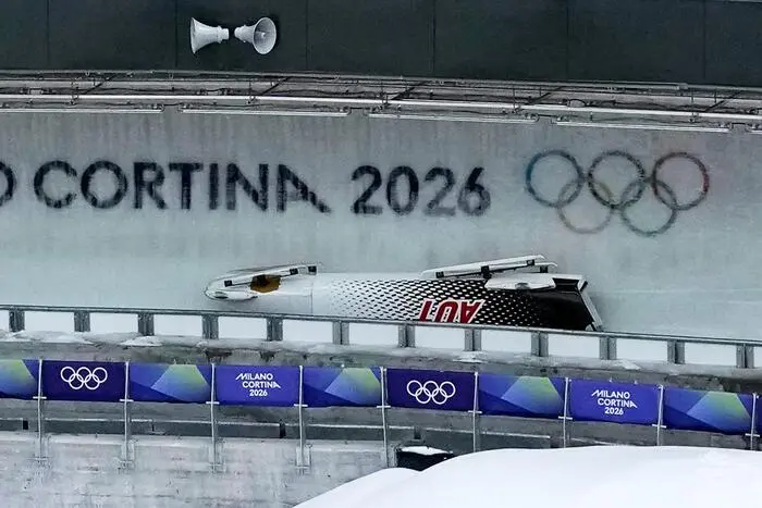 Jakob Mandlbauer kam bei den Spielen von Cortina d'Ampezzo zu Sturz 