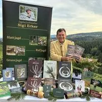 Siegfried Erker ist nicht nur Jäger und Wildtierfotograf, sondern auch Autor von mittlerweile zwölf Sachbüchern