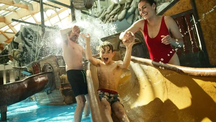 Gönnen Sie sich eine gemeinsam Auszeit voller spritziger Abenteuer in den Thermaloasen Sloweniens