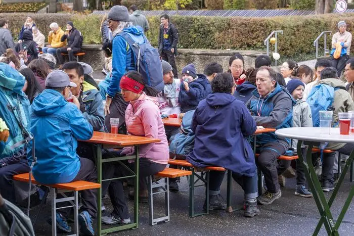 Am Ziel beim Rüsthaus der Feuerwehr klang der Fitmarsch gemeinsam aus. Dort fanden auch die Siegerehrung und eine Verlosung statt.