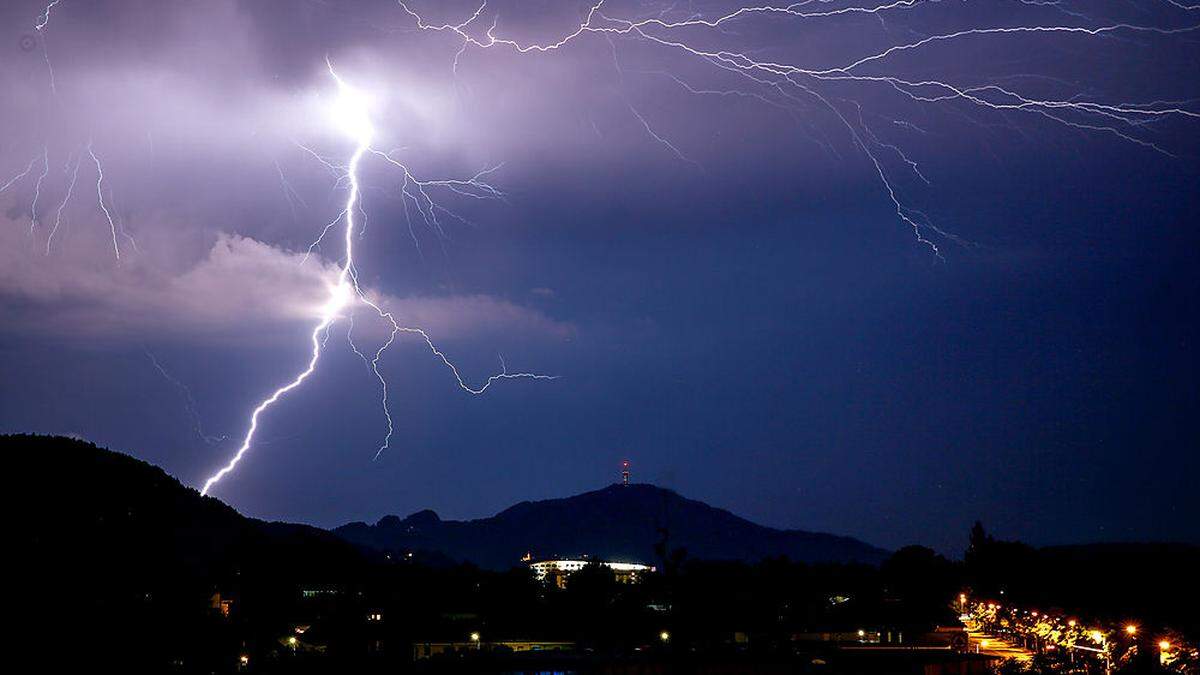 Samstagabend kann es überall in Kärnten regnen, donnern und blitzen. Die Intensität kann regional sehr unterschiedlich sein.