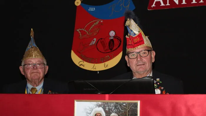 Die Kirchberger Faschingsgilde mit Präsident Josef Krusch versteht es, die alltäglichen Kuriositäten in der Gemeinde, bei Vereinen und Organisationen und der Gesellschaft pointiert zu kommentieren und bildlich darzustellen.  