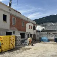 Auf dem Areal der Dolomitenhalle wird in den kommenden Jahren auch ein überdachter Eislaufplatz gebaut